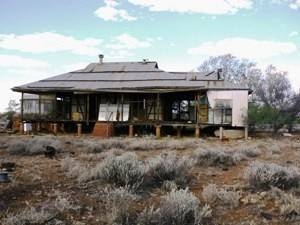 Old Mundiwindi Telegraph Station close-up