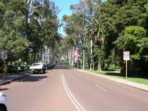 Fraser Avenue, entrance to King's Park